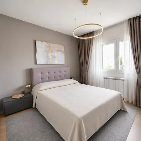 Beachfront With Direct Access To Lozica דירה *