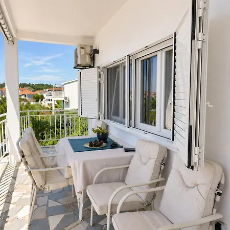 דירה Beachfront With Direct Access To Lozica *